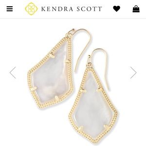 Kendra Scott: Alex Gold drop earrings!